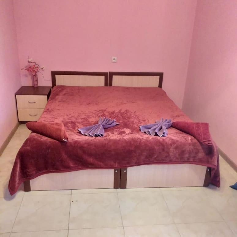 Solnechny Bereg Guest House Gudauta Exterior photo