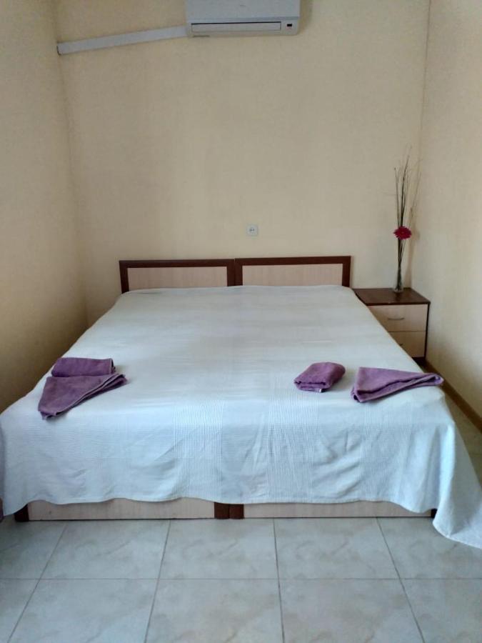 Solnechny Bereg Guest House Gudauta Exterior photo