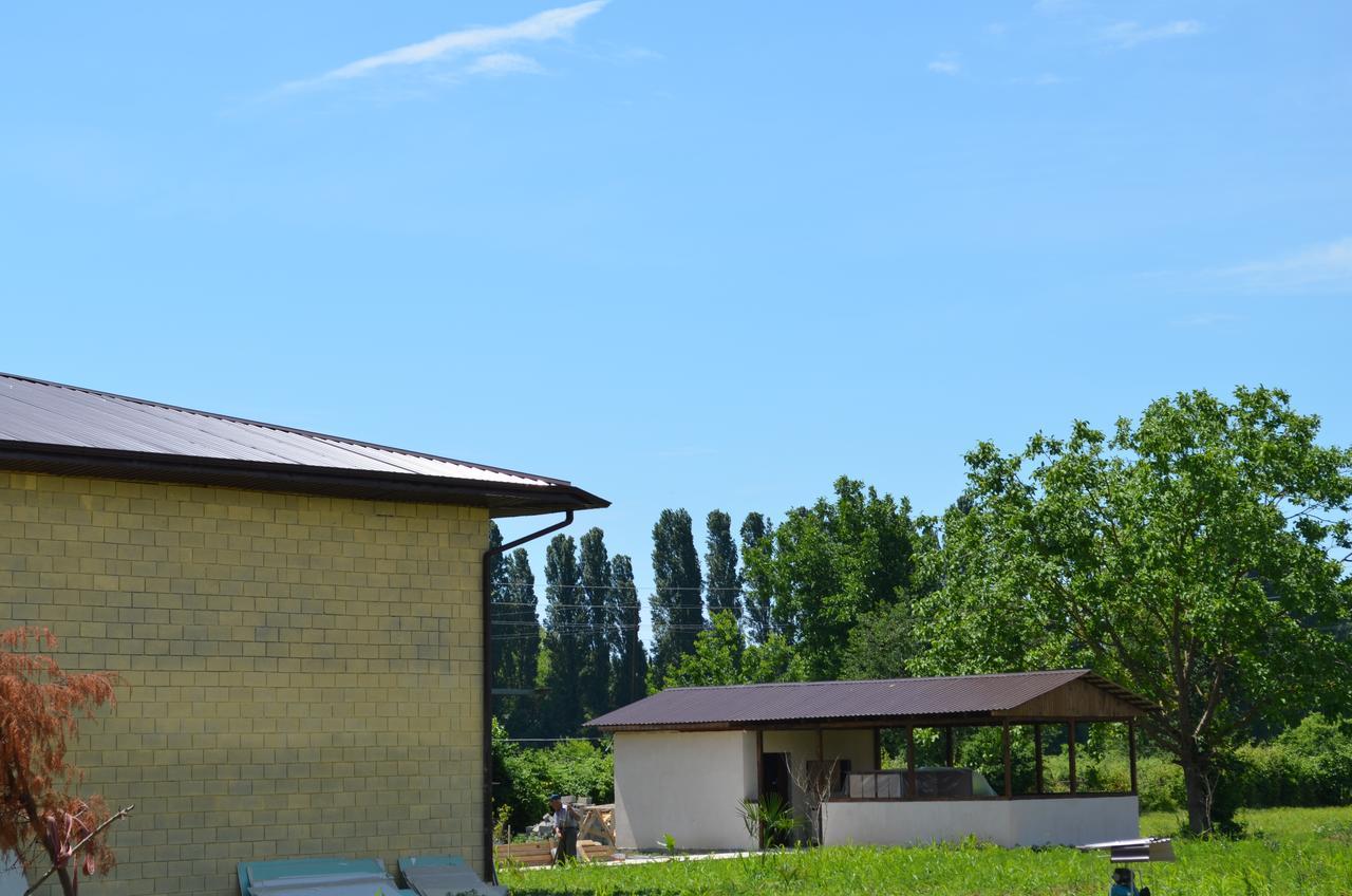 Solnechny Bereg Guest House Gudauta Exterior photo