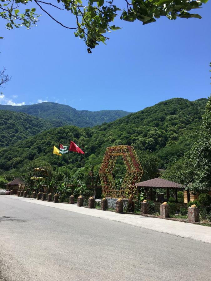 Solnechny Bereg Guest House Gudauta Exterior photo