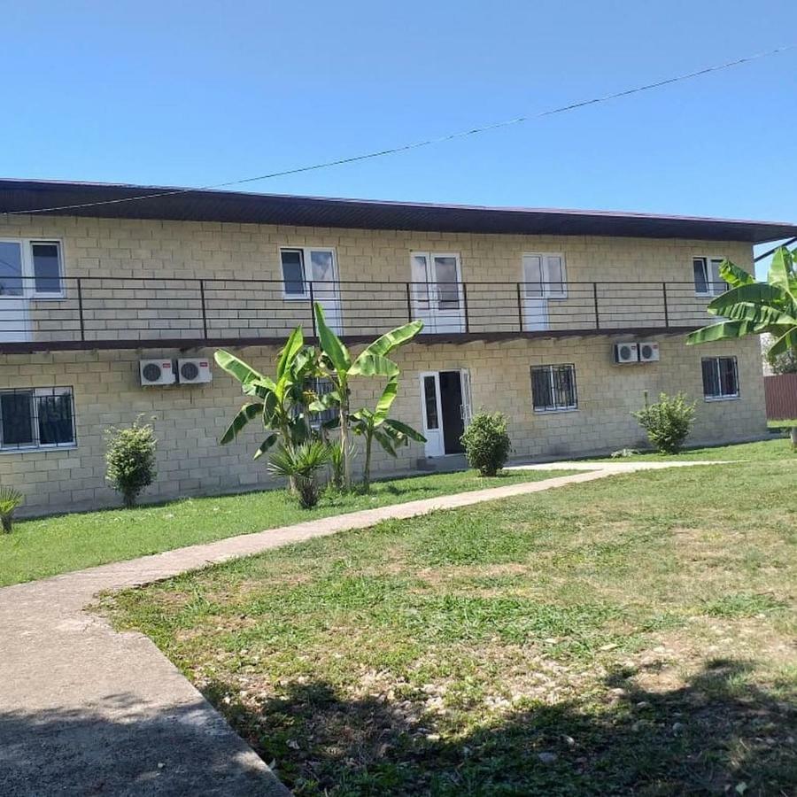Solnechny Bereg Guest House Gudauta Exterior photo